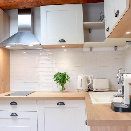 Aubernon Luxurious, Newly Renovated Flat In Heart Of Old Antibes Apartment Bagian luar foto