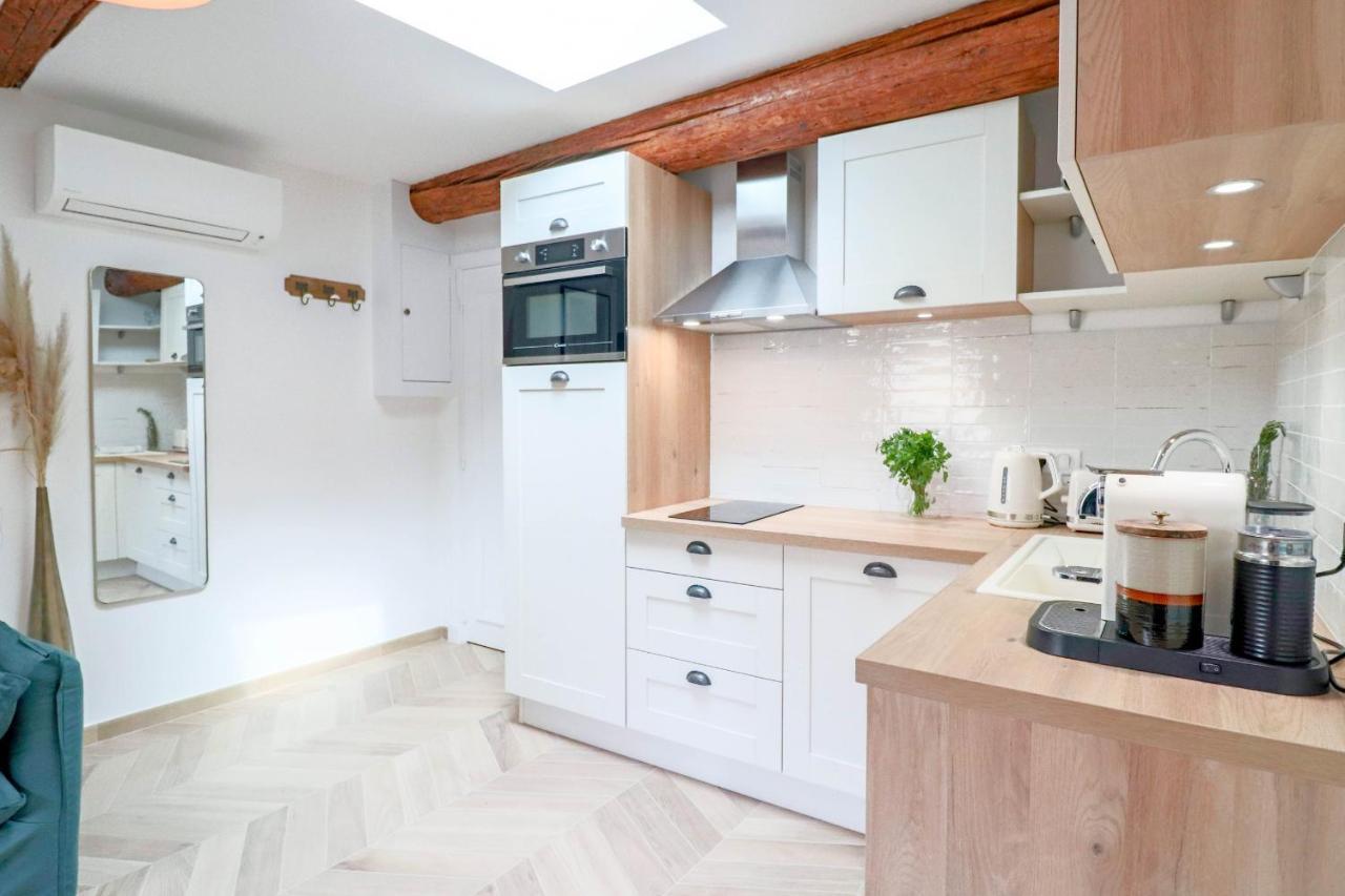 Aubernon Luxurious, Newly Renovated Flat In Heart Of Old Antibes Apartment Bagian luar foto