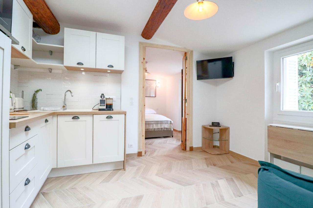 Aubernon Luxurious, Newly Renovated Flat In Heart Of Old Antibes Apartment Bagian luar foto